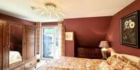 Schlafzimmer mit Zugang Balkon