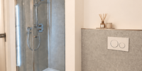 Badezimmer mit Dusche