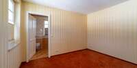 Ankleidezimmer im zweiten Schlafbereich mit Bad en suite
