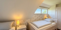 Schlafzimmer (2) - 1. OG