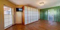 Master Bedroom mit Bad en Suite
