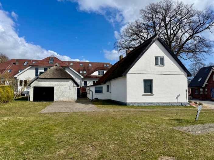 Außenansicht Haus & Nebengelass