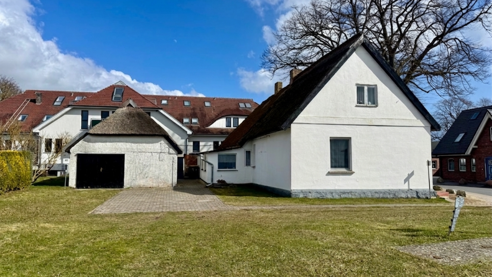 Außenansicht Haus & Nebengelass