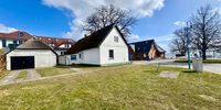 Außenansicht Haus & Nebengelass mit Wasserblick