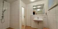 Bad und Sauna im UG
