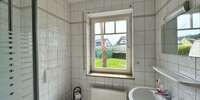 Duschbad mit Fenster