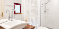 Badezimmer mit Dusche